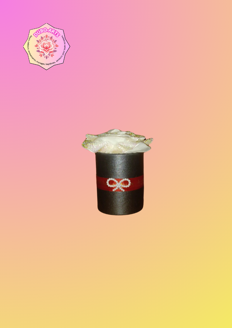 Petit pot avec rose velour blanc