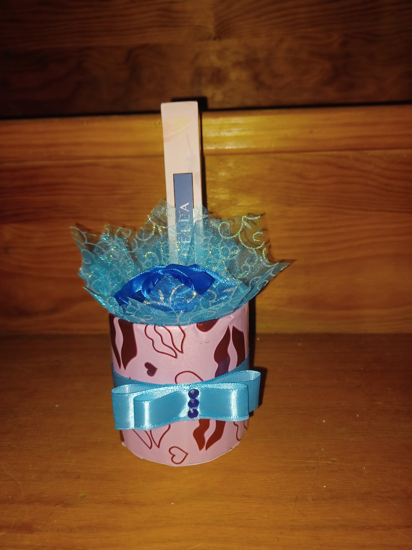 Pot avec rose bleu parfum