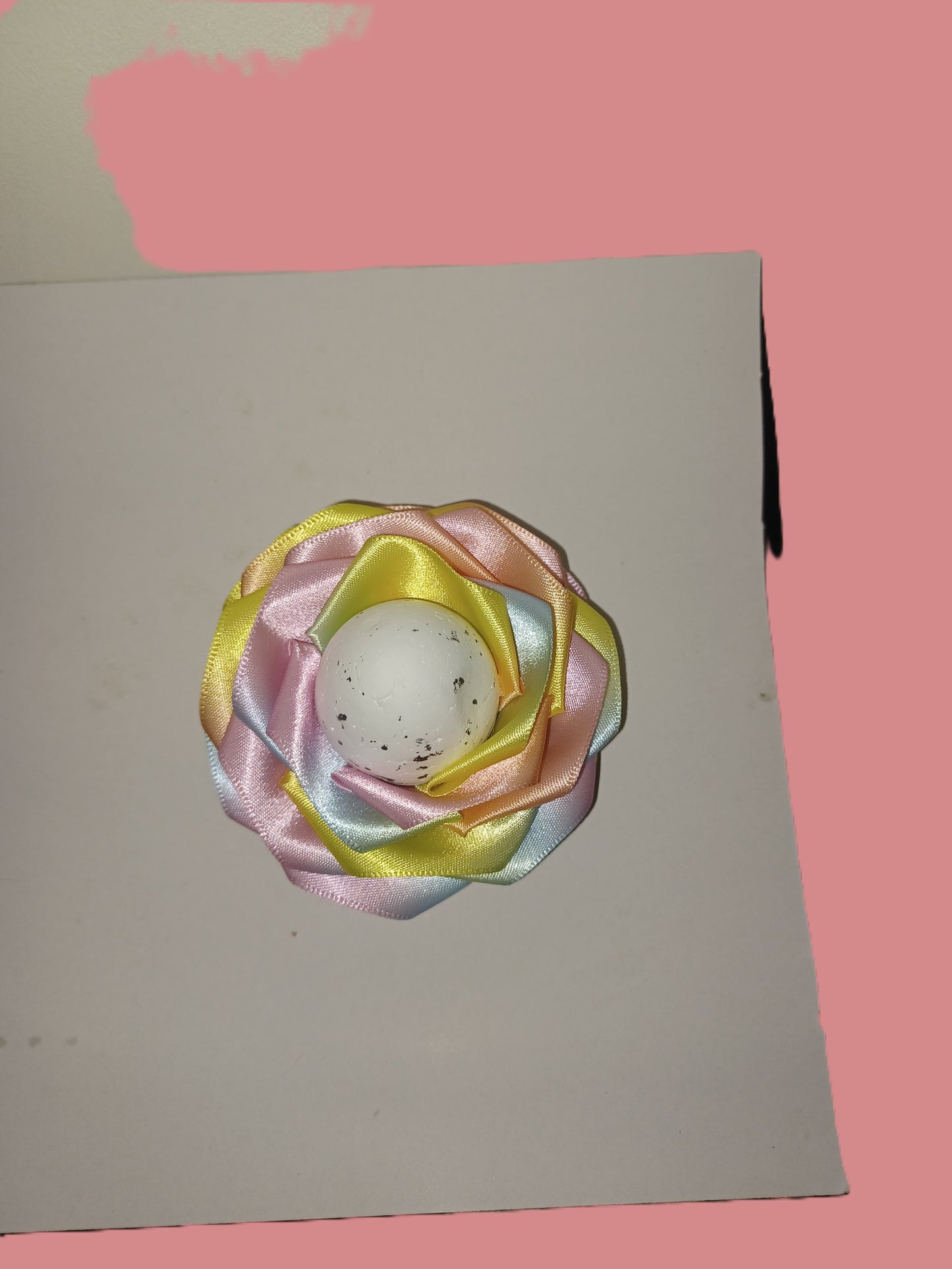 FLEUR D OEUF DE COULEUR