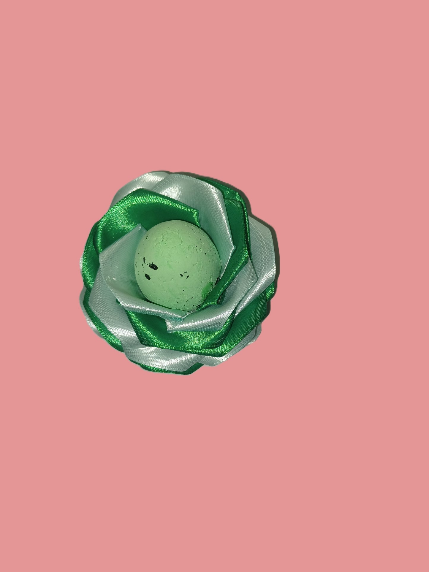 FLEUR D OEUF DE COULEUR