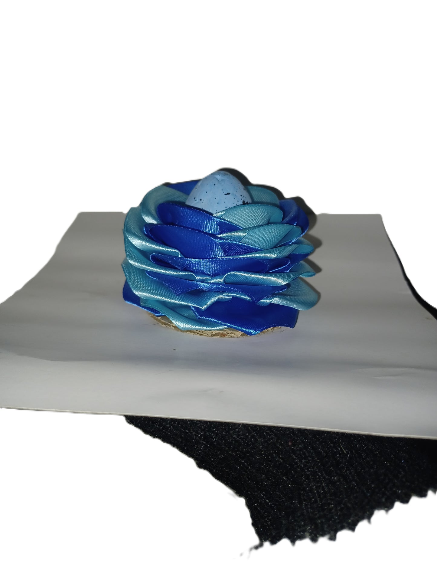 FLEUR D OEUF DE COULEUR