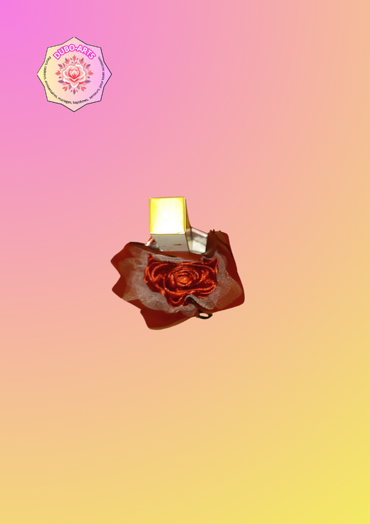 Pot avec rose bordeau parfum