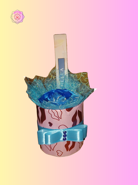 Pot avec rose bleu parfum